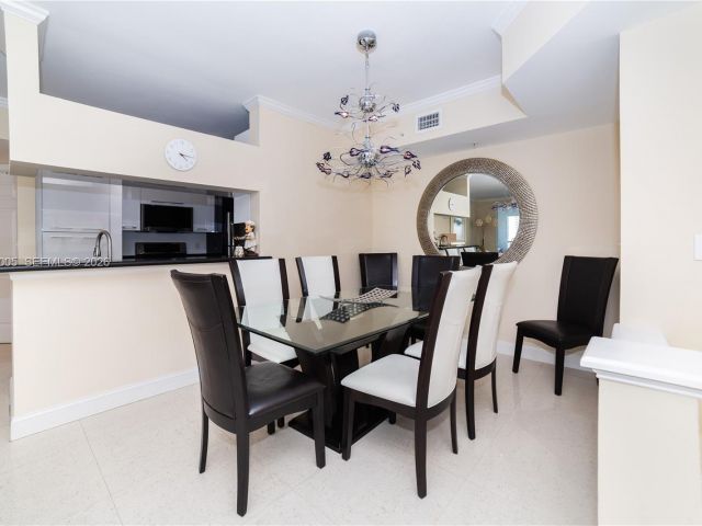 Apartment for rent  Unit #1815 - photo 7512516