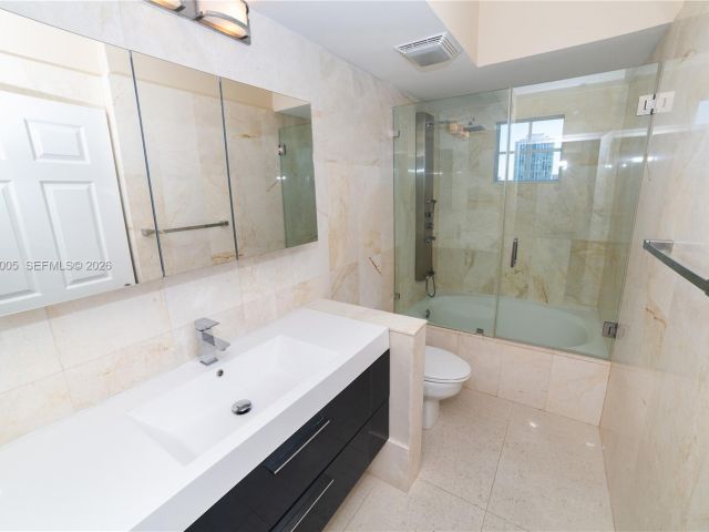 Apartment for rent  Unit #1815 - photo 7512519