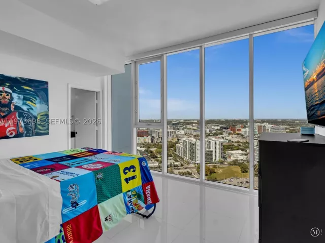3-bedroom condo for rent in Miami - 2020 N Bayshore Dr 3303 - MondialRealty
