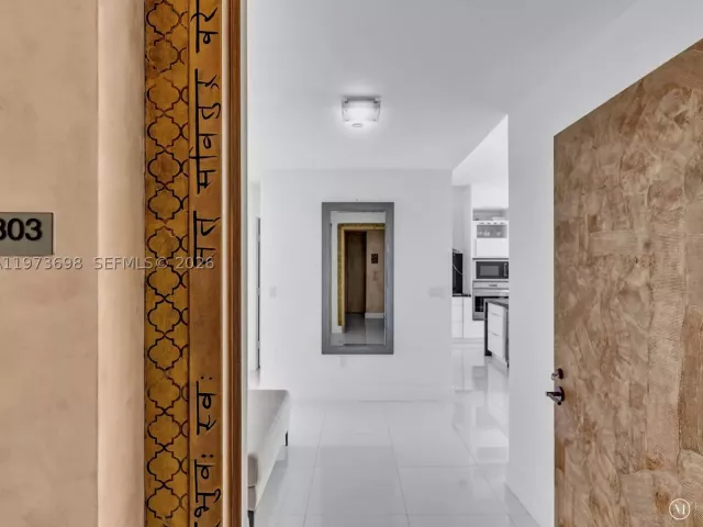 3-bedroom condo for rent in Miami - 2020 N Bayshore Dr 3303 - MondialRealty