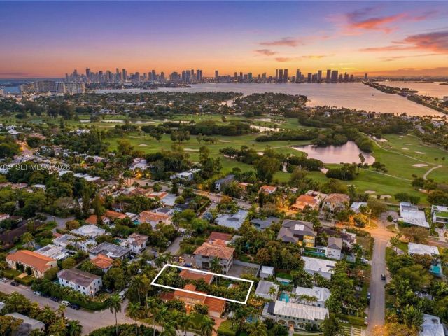 Home for sale at 515 W 30th St - photo 7468280