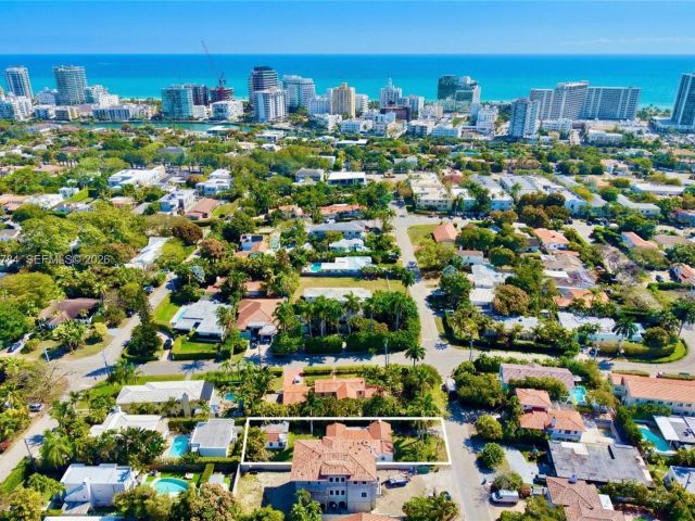 Home for sale at 515 W 30th St - photo 7468282