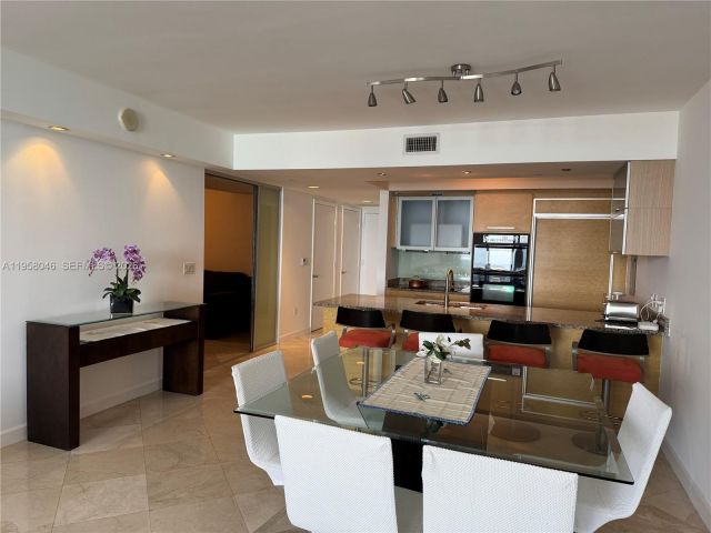 Apartment for rent  Unit #3303 - photo 7499611