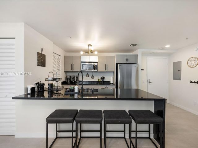 Apartment for rent  Unit #T-1502 - photo 7496319