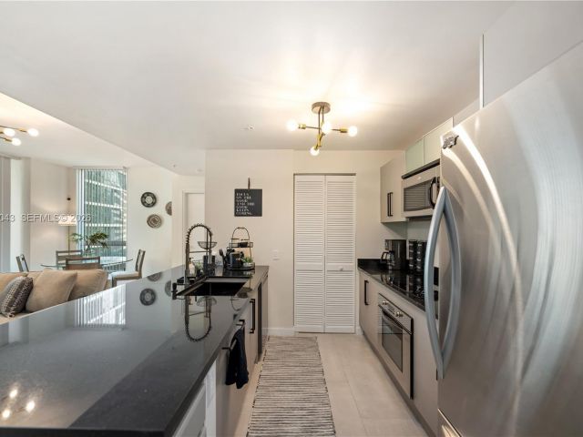 Apartment for rent  Unit #T-1502 - photo 7496324