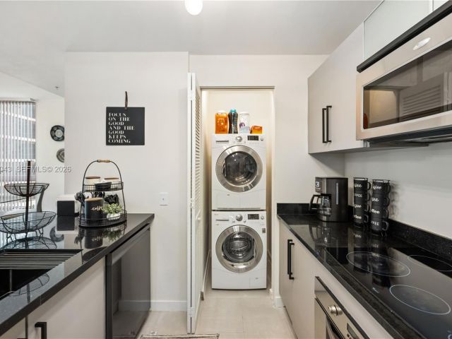 Apartment for rent  Unit #T-1502 - photo 7496327