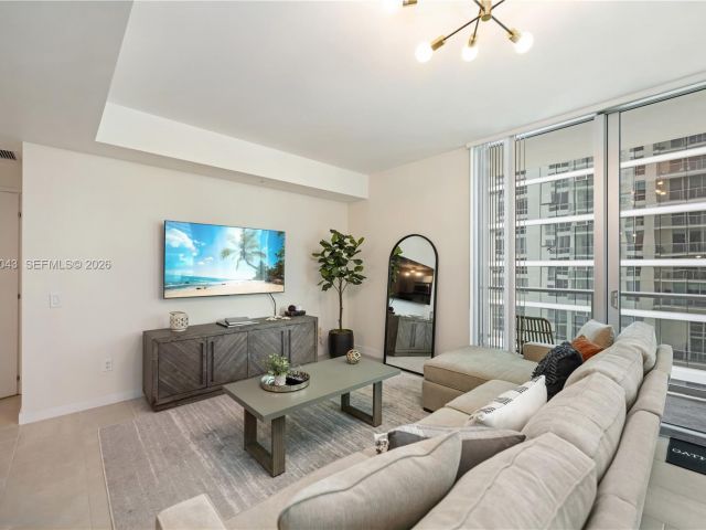 Apartment for rent  Unit #T-1502 - photo 7496329