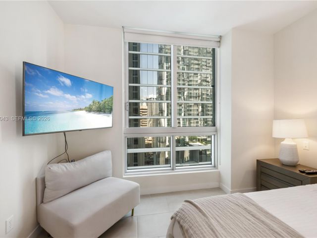 Apartment for rent  Unit #T-1502 - photo 7496343