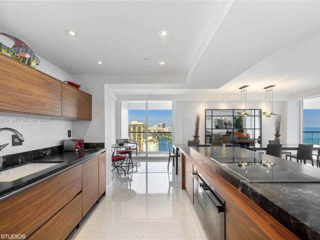 Apartment for sale  Unit #28J - photo 7505685