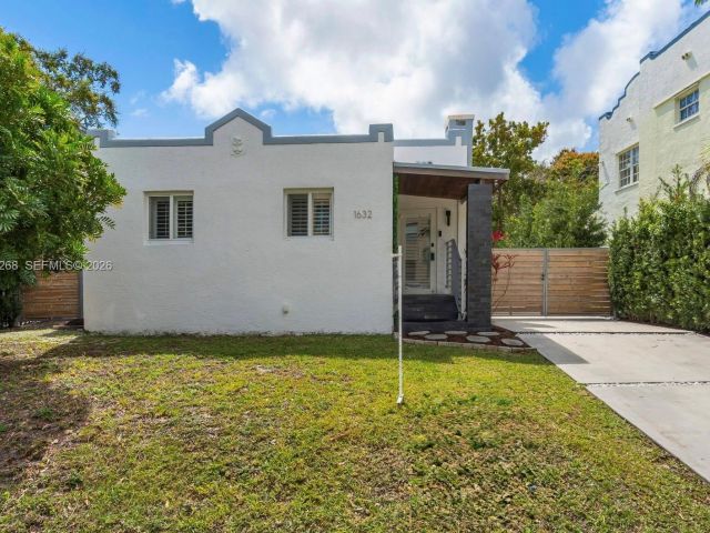 Home for sale at 1632 SW 12th St - photo 7509008