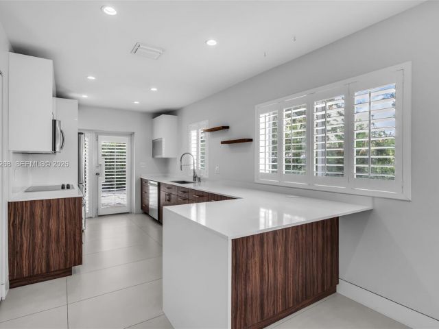 Home for sale at 1632 SW 12th St - photo 7509010