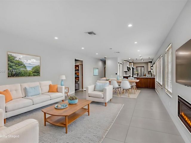 Home for sale at 1632 SW 12th St - photo 7509014