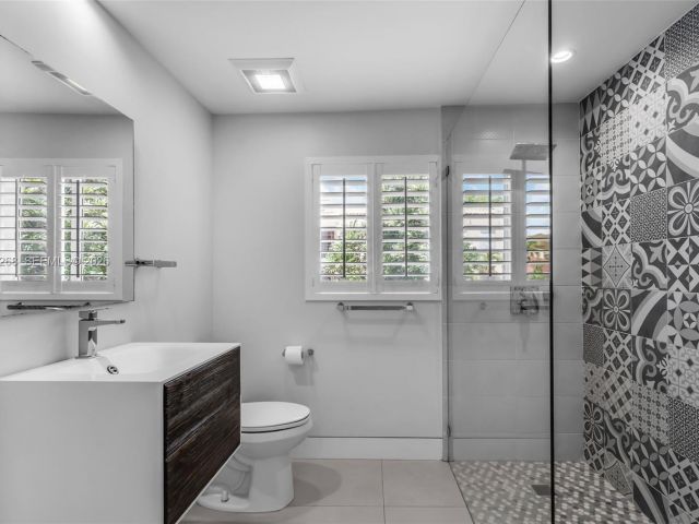 Home for sale at 1632 SW 12th St - photo 7509026