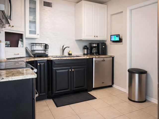 Home for rent at 30 NE 26th St N/A - photo 7451567