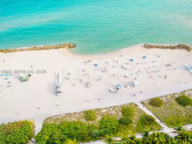 4-bedroom condo for rent in Miami Beach - 2901 E Collins Ave 1602 - MondialRealty