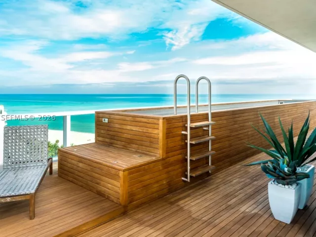 4-bedroom condo for rent in Miami Beach - 2901 E Collins Ave 1602 - MondialRealty