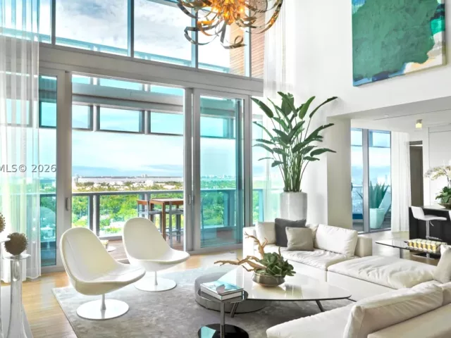 4-bedroom condo for rent in Miami Beach - 2901 E Collins Ave 1602 - MondialRealty