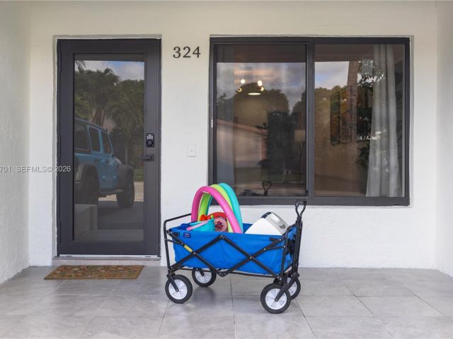 Home for sale at 324 Sterling Ave - photo 7521028