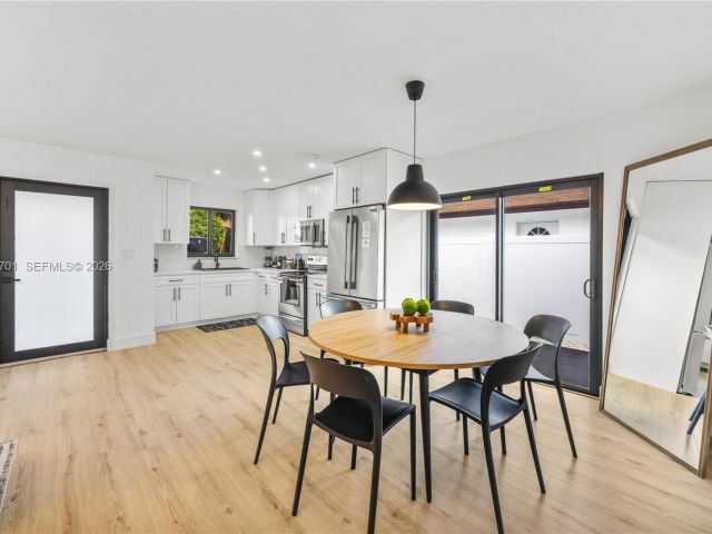 Home for sale at 324 Sterling Ave - photo 7521032