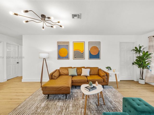 Home for sale at 324 Sterling Ave - photo 7521034