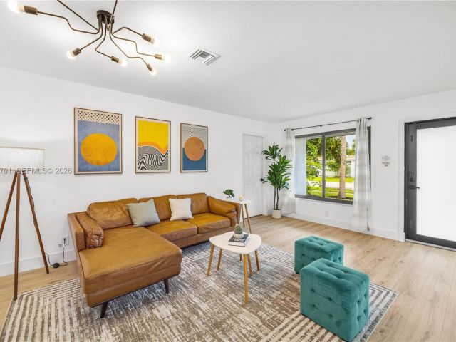 Home for sale at 324 Sterling Ave - photo 7521035