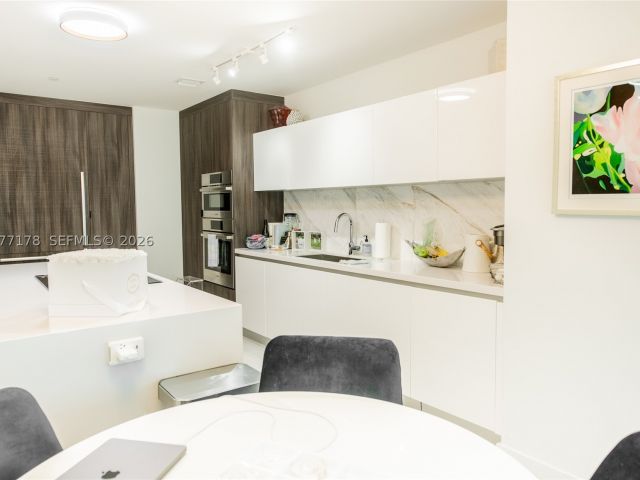 3-bedroom condo for sale in Miami - 851 NE 1st Ave 811 - MondialRealty