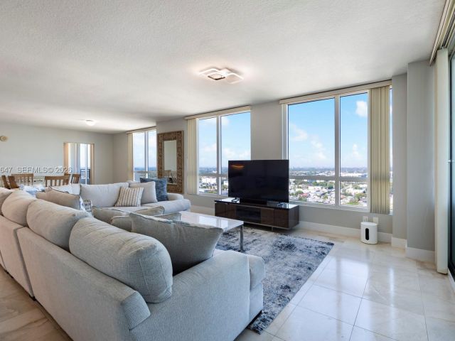 Apartment for sale  Unit #2014N - photo 7500748