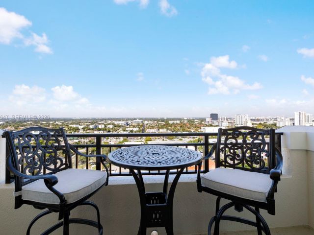 Apartment for sale  Unit #2014N - photo 7500755