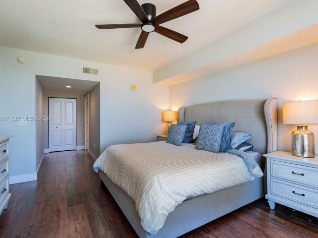 Apartment for sale  Unit #2014N - photo 7500757