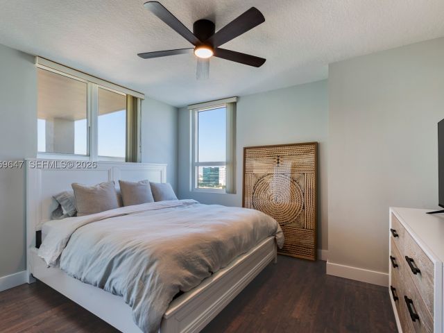 2-bedroom condo for sale in Fort Lauderdale - 610 W Las Olas Blvd 2014N - MondialRealty