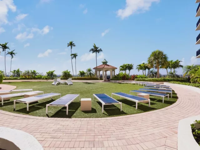 2-bedroom condo for sale in Fort Lauderdale - 610 W Las Olas Blvd 2014N - MondialRealty
