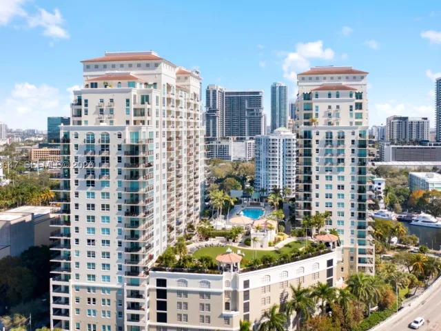 2-bedroom condo for sale in Fort Lauderdale - 610 W Las Olas Blvd 2014N - MondialRealty
