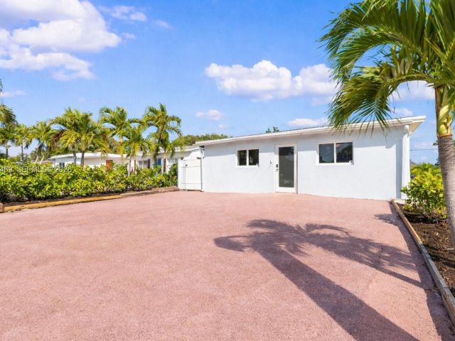 Home for sale at 1300 NW 7th Ave - photo 7481755