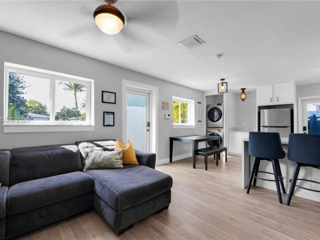 Home for sale at 1300 NW 7th Ave - photo 7481759