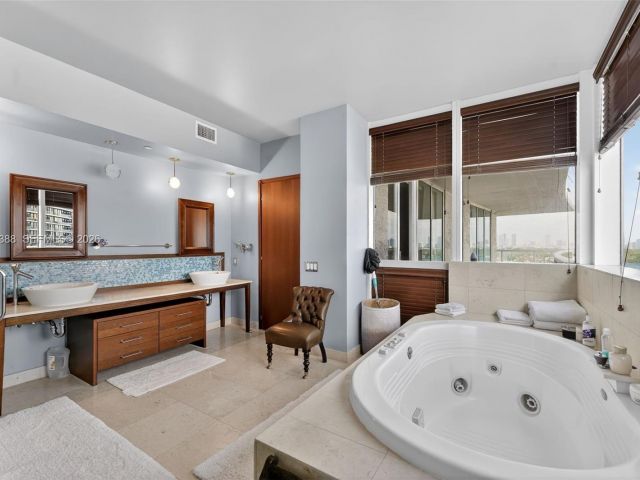 Apartment for rent  Unit #1202 - photo 7508841