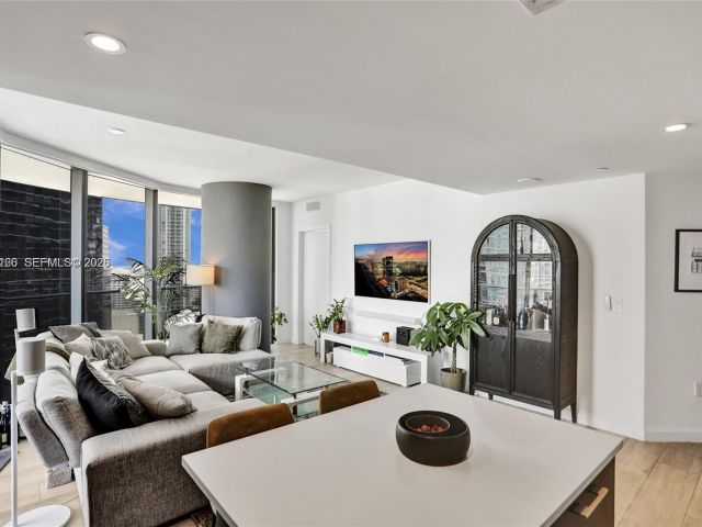 Apartment for rent  Unit #2001 - photo 7508302