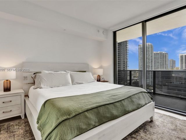 Apartment for rent  Unit #2001 - photo 7508305