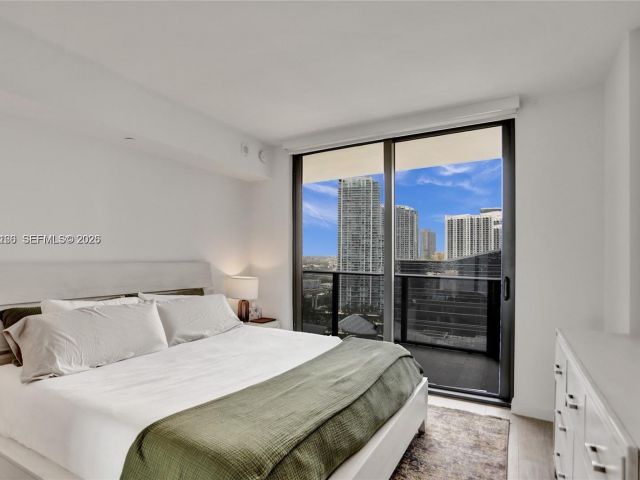 Apartment for rent  Unit #2001 - photo 7508306