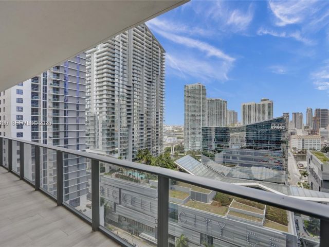 Apartment for rent  Unit #2001 - photo 7508307