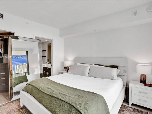 Apartment for rent  Unit #2001 - photo 7508308