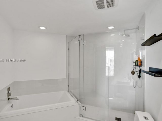 Apartment for rent  Unit #2001 - photo 7508310