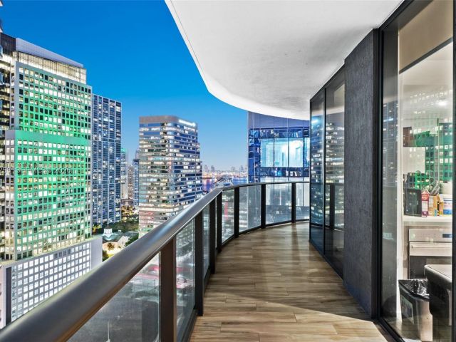 Apartment for sale  Unit #2705 - photo 7452601