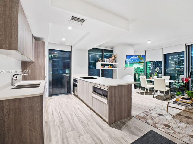 Apartment for sale  Unit #2705 - photo 7452602