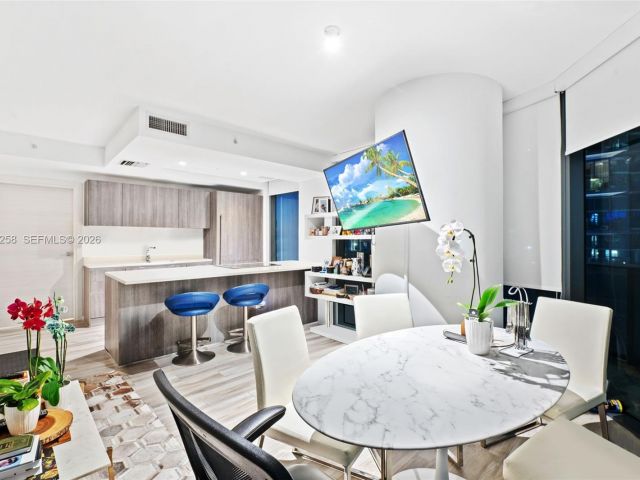 Apartment for sale  Unit #2705 - photo 7452605