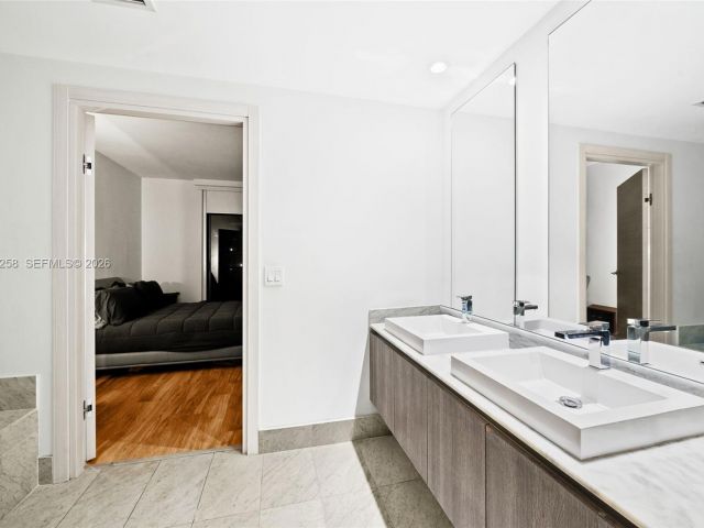 Apartment for sale  Unit #2705 - photo 7452609