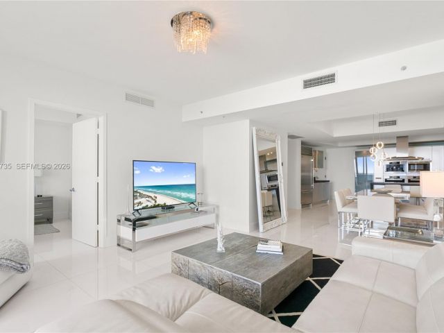 Apartment for sale  Unit #1804 - photo 7496589