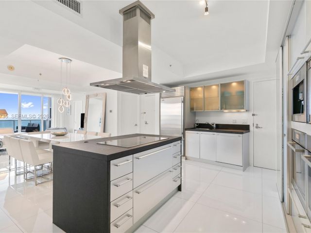 Apartment for sale  Unit #1804 - photo 7496592