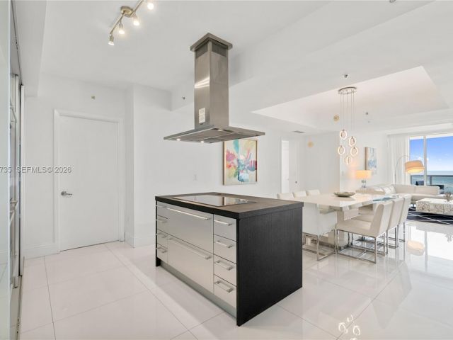 Apartment for sale  Unit #1804 - photo 7496593