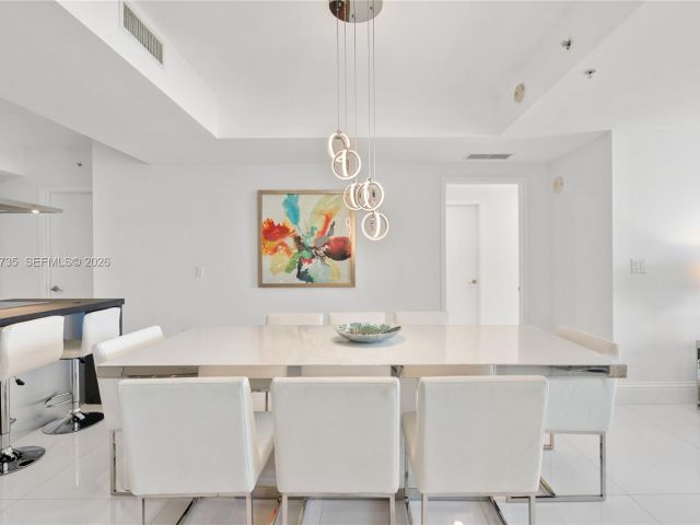 Apartment for sale  Unit #1804 - photo 7496596