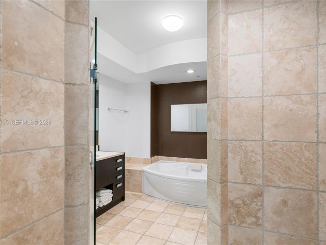 Apartment for sale  Unit #1804 - photo 7496606